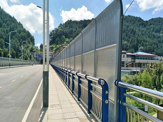 新乡高速公路声屏障