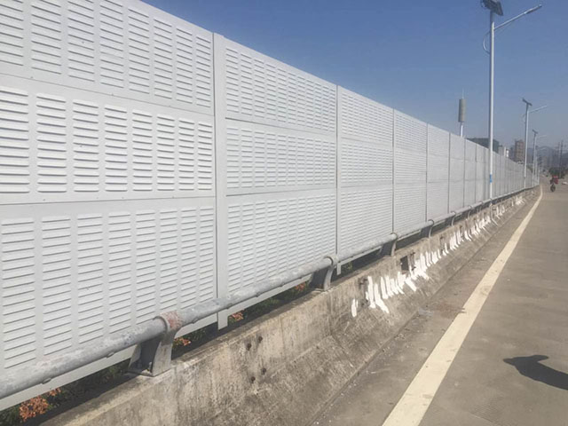 隔音声屏障