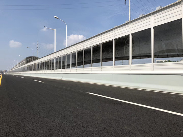 新乡铁路声屏障
